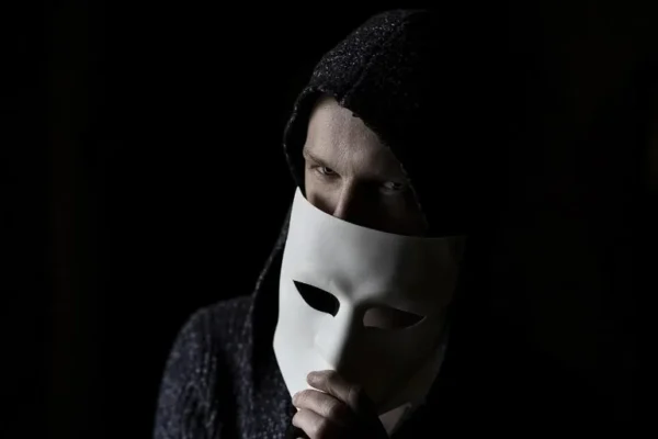 Investigator in ghost mode during open source intelligence training